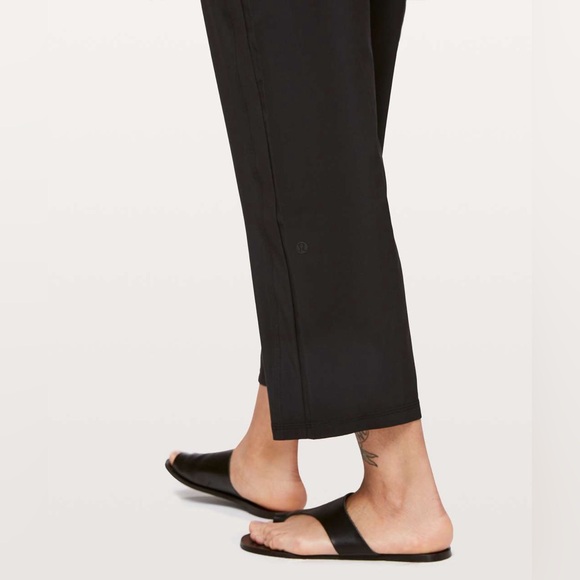 Lululemon NWT Wanderer Crop 23” - Picture 5 of 10